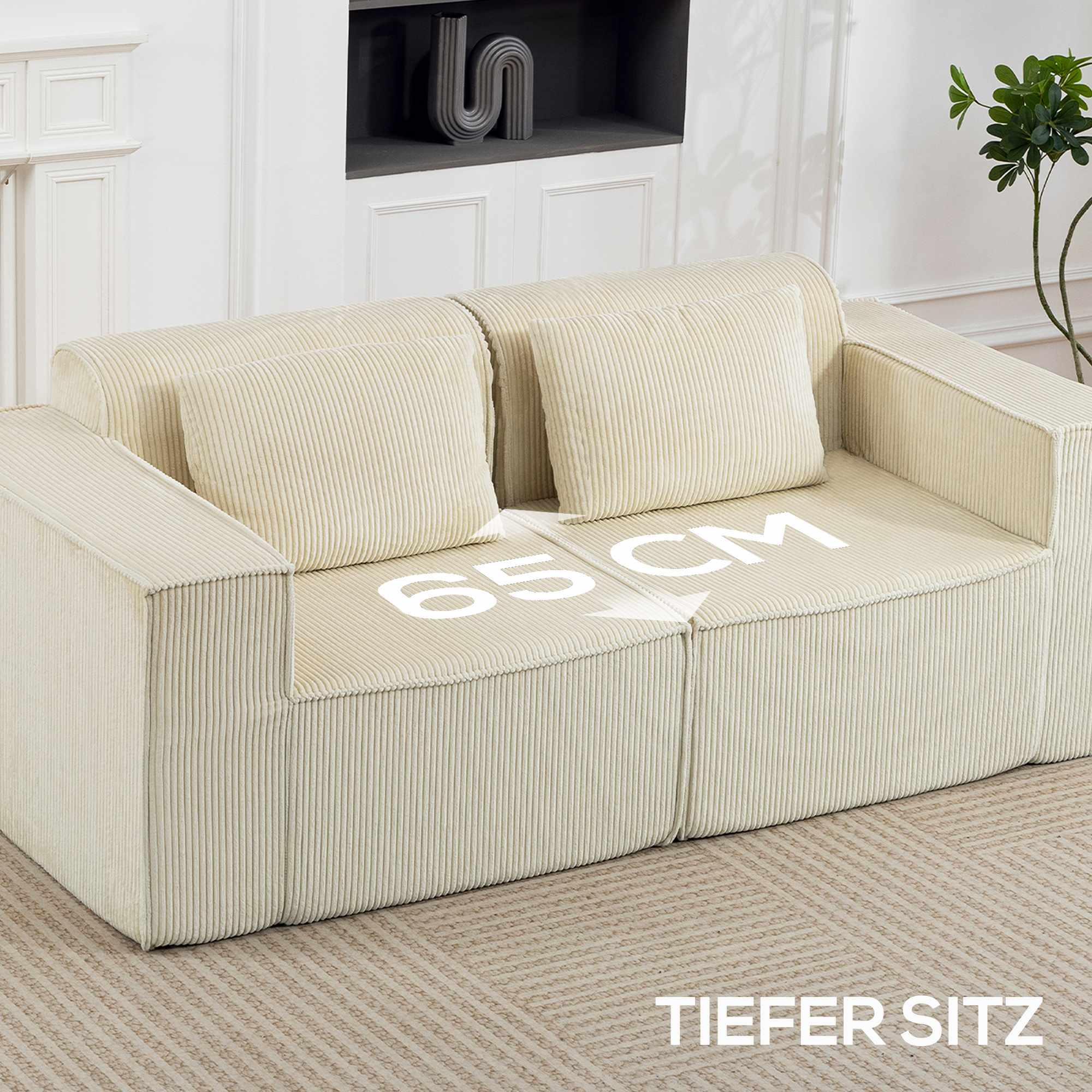 3-sitssoffa, manteltyg, breda armstöd, 2 kuddar, beige