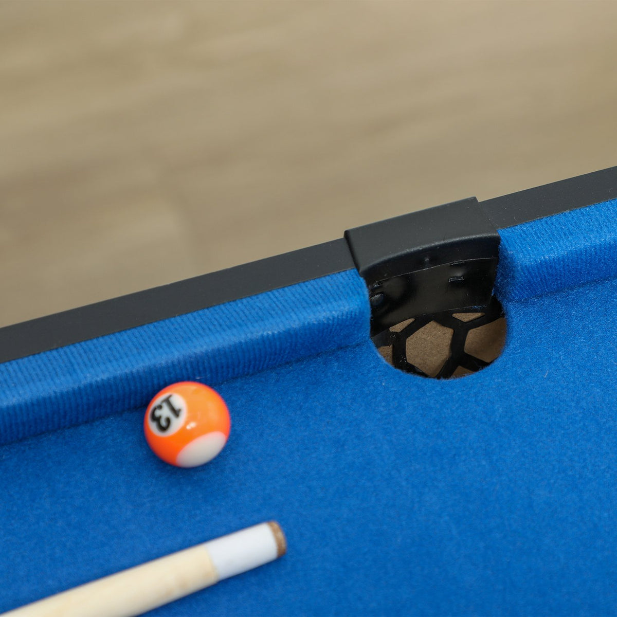 5-i-1 spelbord: biljard, bordtennis, hockey, basket, bågskytte