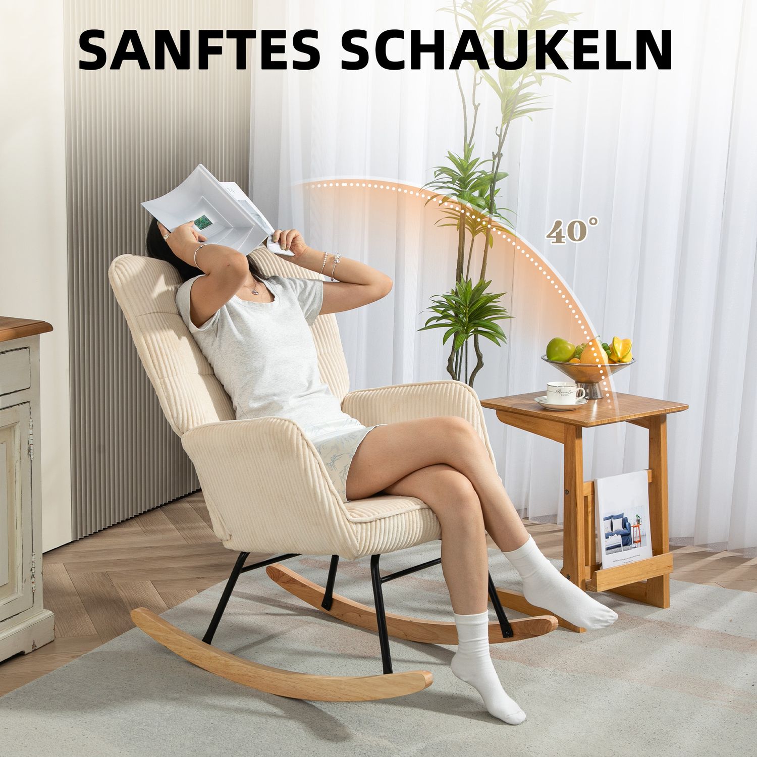 Beige avkopplande gungstol med trälöpare