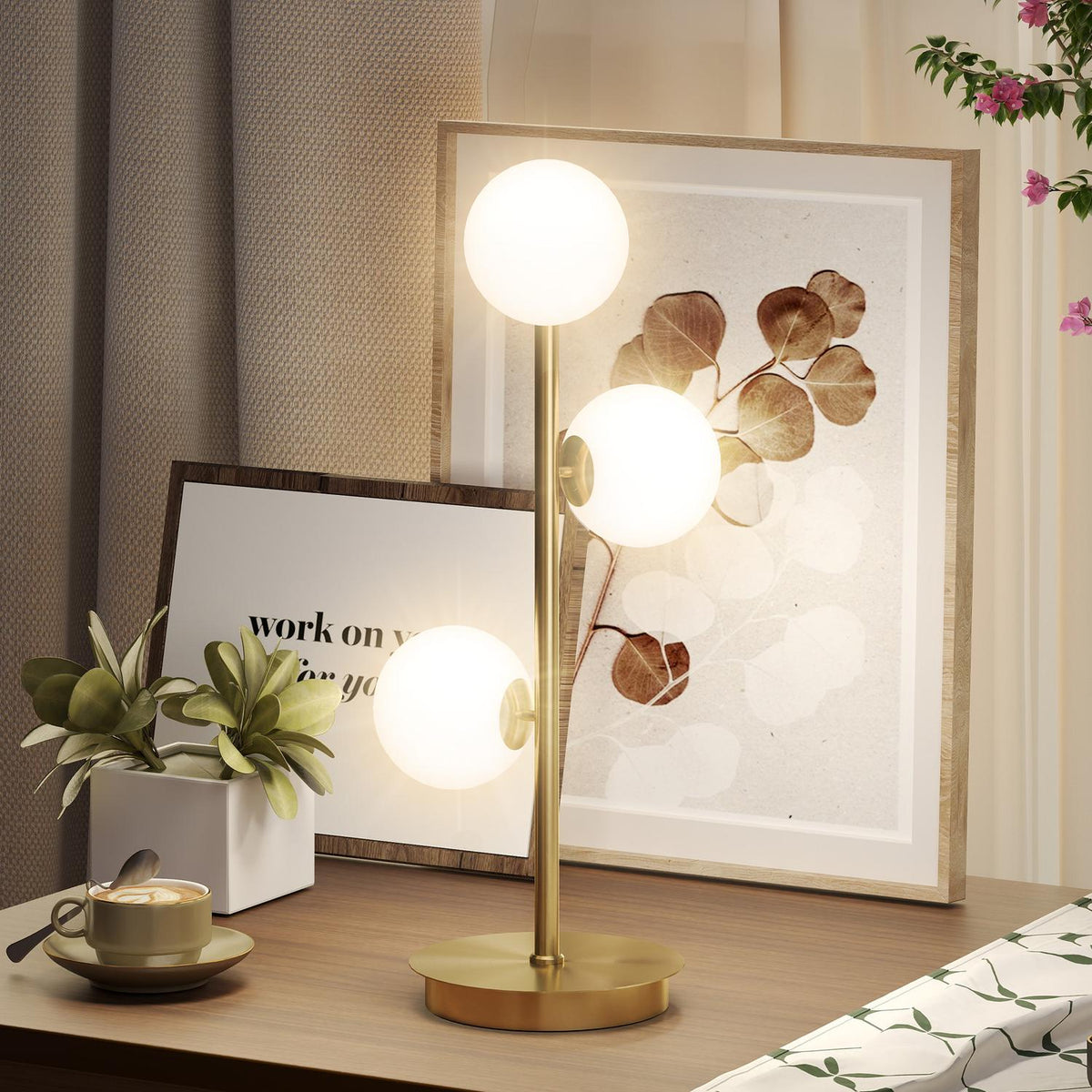 Bordlampa med 3 glober, mässingsfinish, G9-sockel, 53 cm