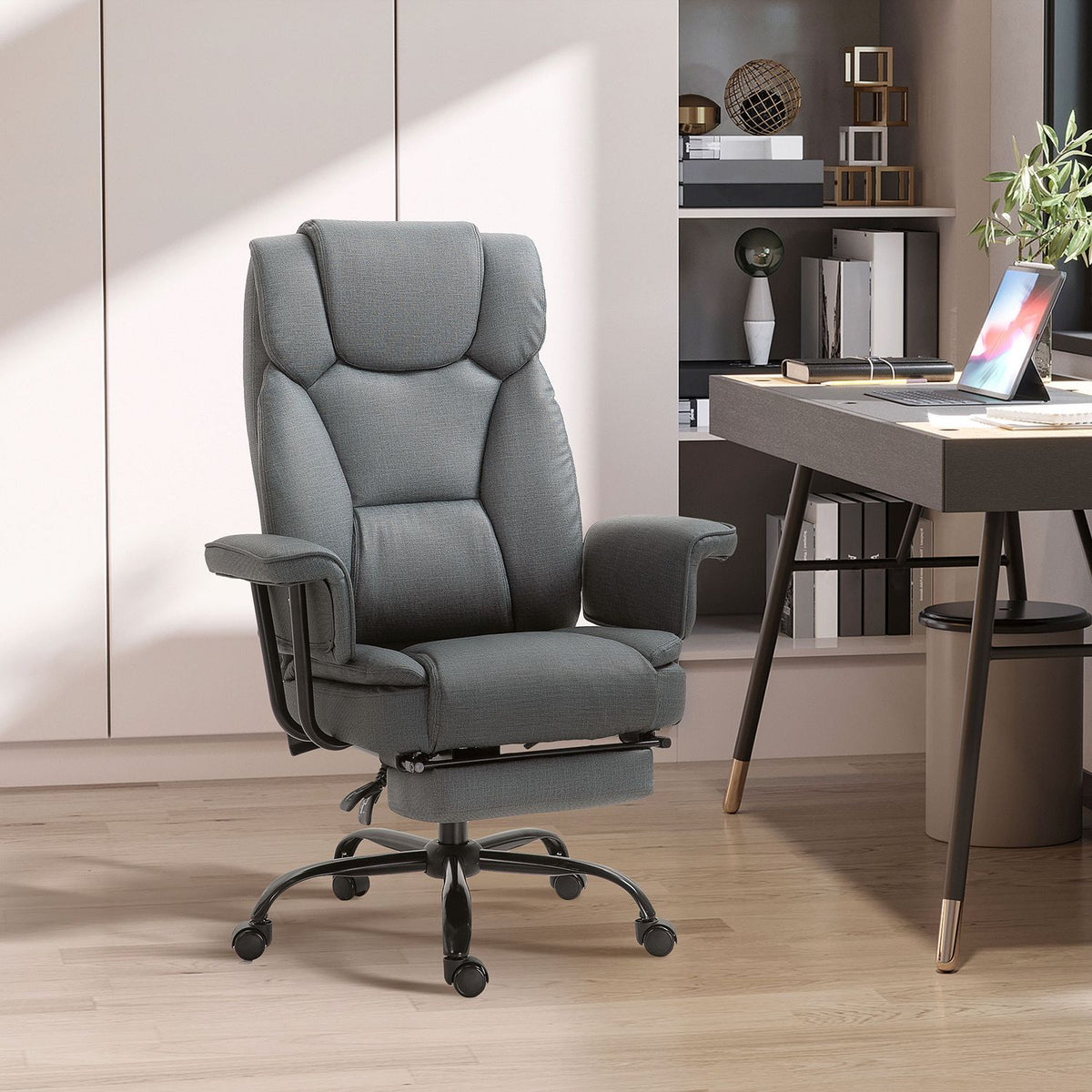Sedia da ufficio ergonomica, regolabile con poggiatesta e poggiapiedi