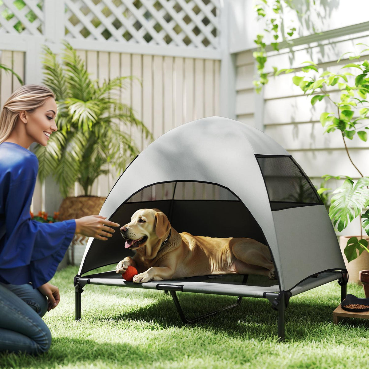 Panier pour chien surélevé rafraîchissant d'extérieur avec toit – gris clair