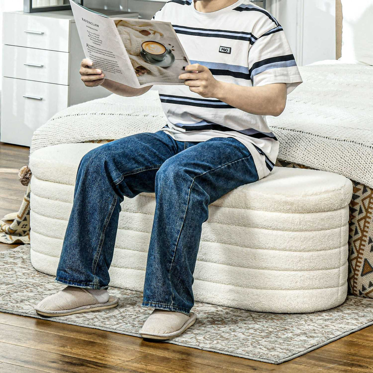 Banc de rangement pour chambre – crème, polaire, pieds en bois robustes