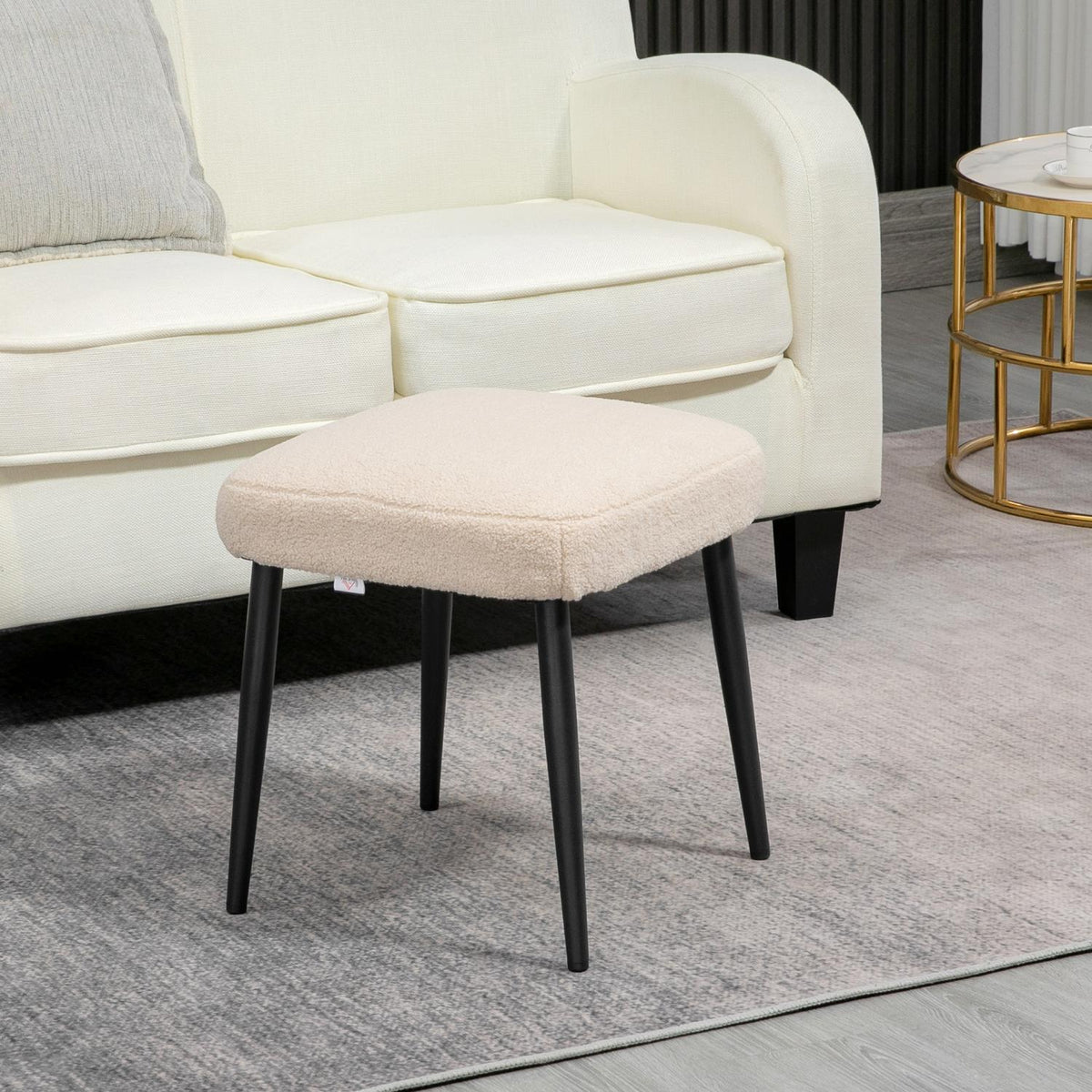 Poggiapiedi quadrato beige, effetto cashmere, gambe in acciaio, 42x42x47 cm