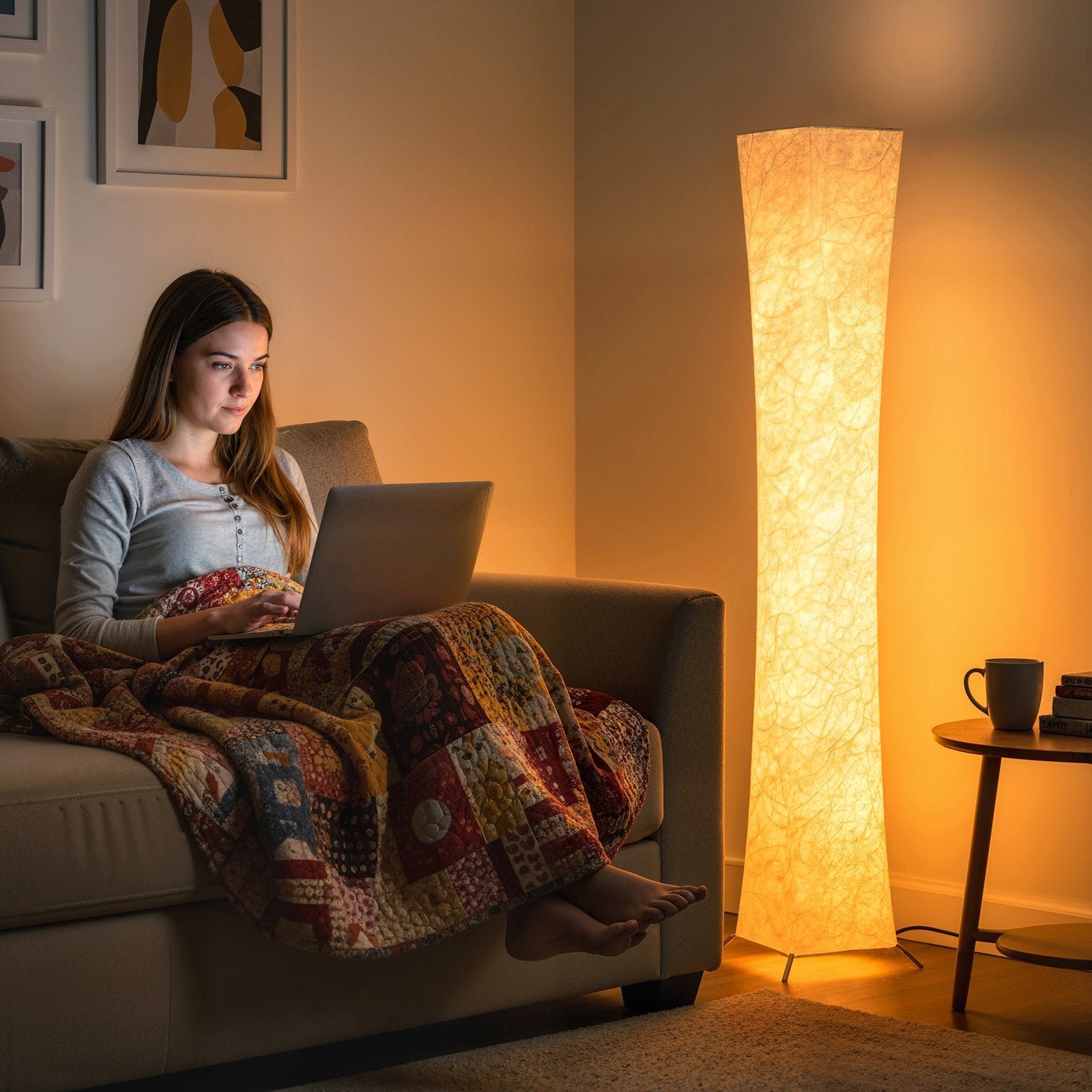 Golvlampa med pappersskärm, fotpedal, 3 ljusstyrkenivåer