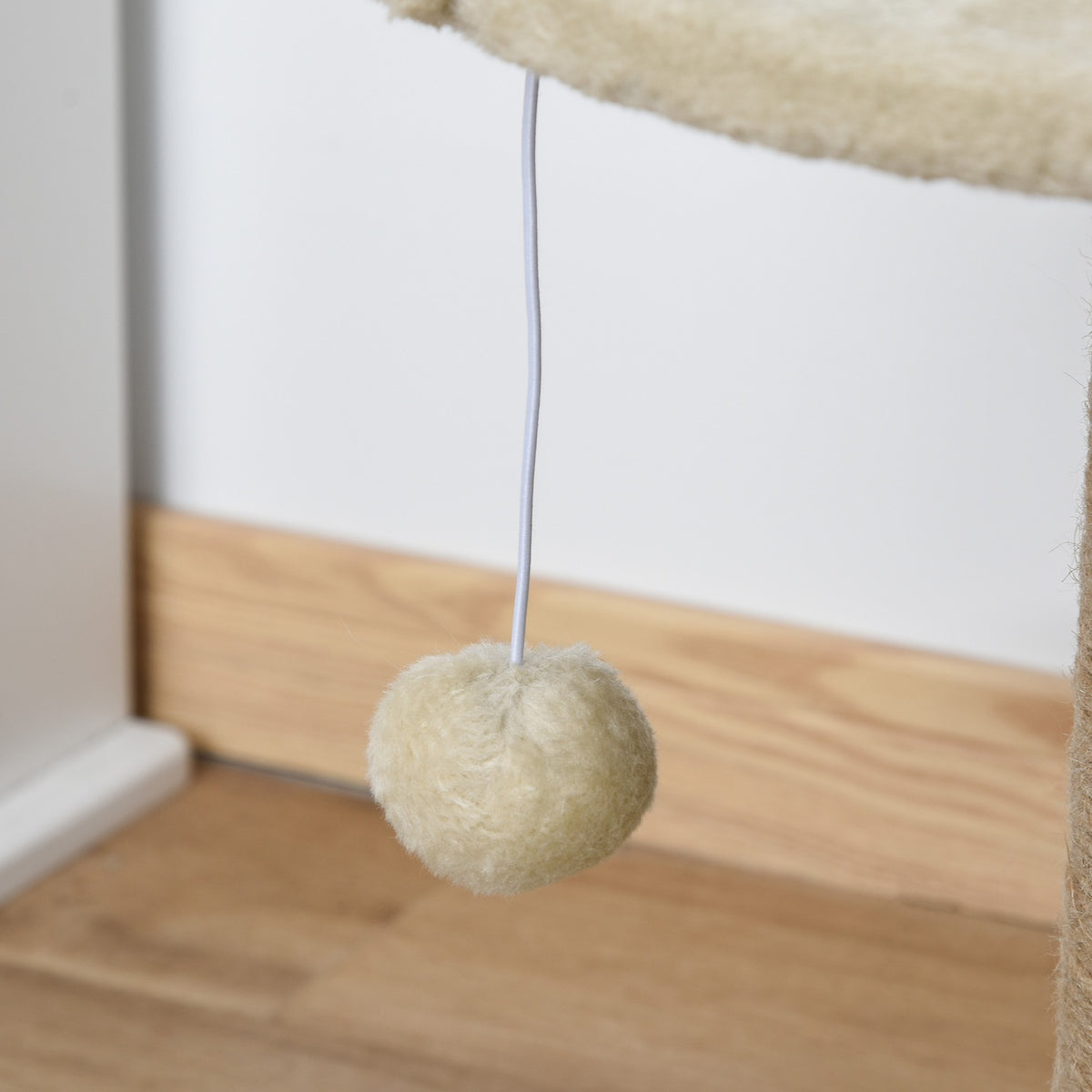 Kratzsäule mit Jute und Spielball, 49 Cm