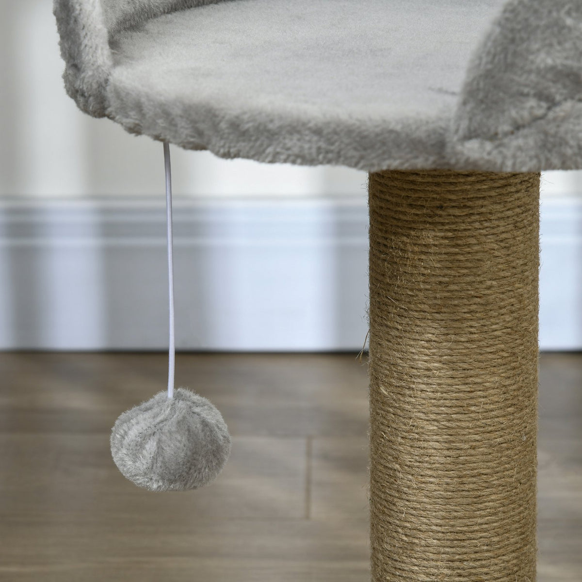 Griffoir pour chat avec balle de jeu et couchage, gris