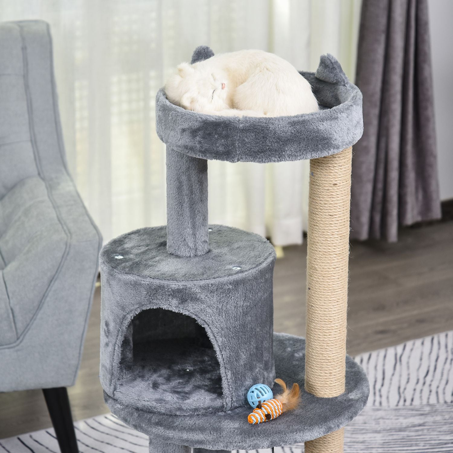 Kattträd i 4 nivåer, plyschgrotta, sisalskrapstolpar, lekbollar
