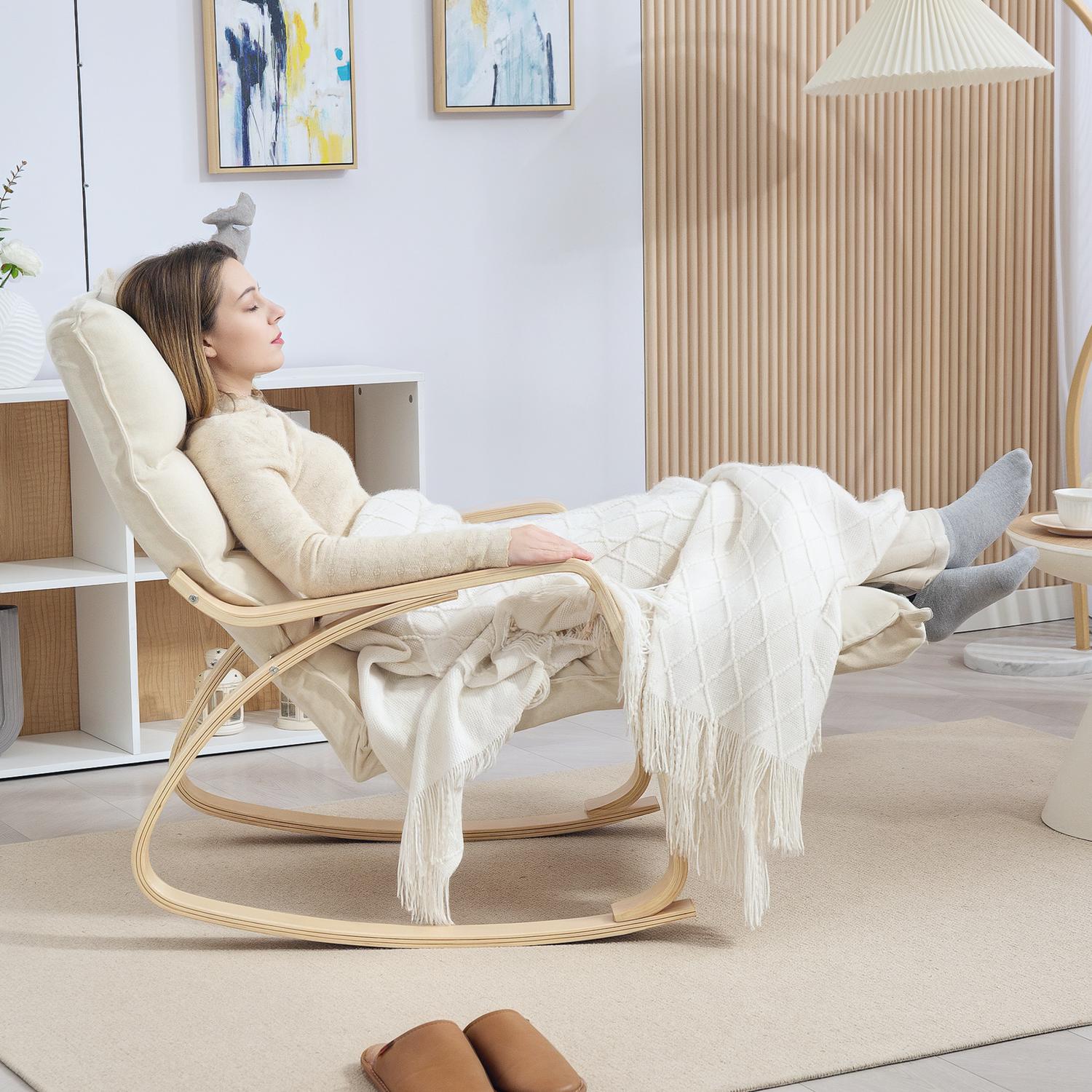 Klädd gungstol, relaxfåtölj med armstöd och stålram, för vardagsrum, sovrum, krämvit