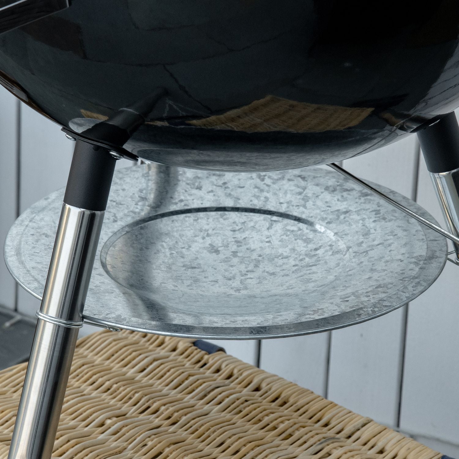 Kolgrill med lock, termometer & hylla - 65x65x108cm