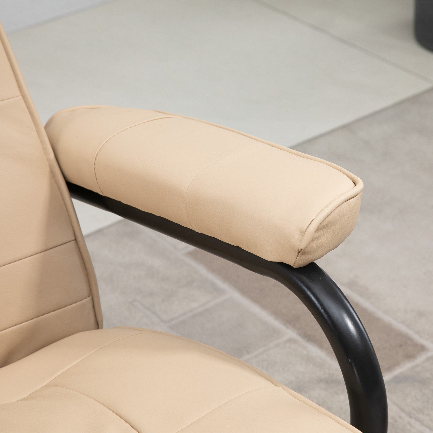 Liggande massagestol med pall – konstläder, kräm