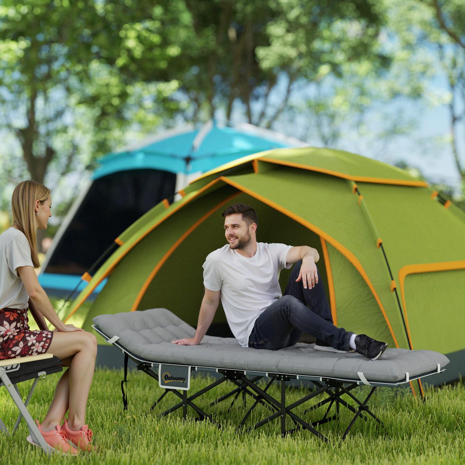 Ljusgrå hopfällbar campingsäng med madrass och kudde, 150 kg kapacitet