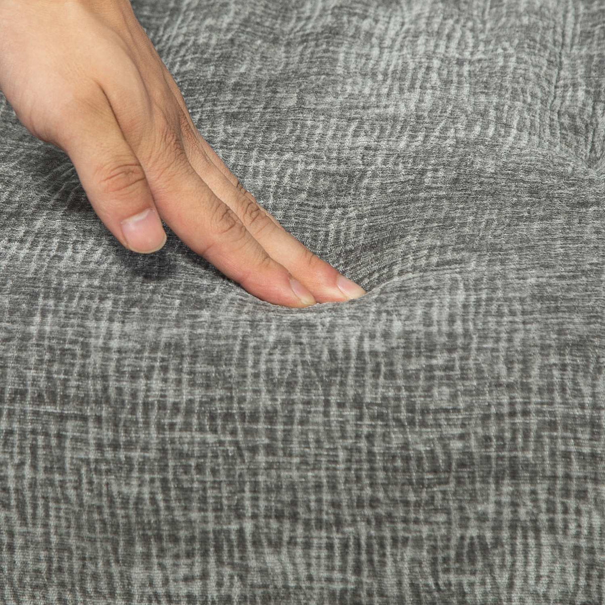 Fauteuil pivotant gris foncé – revêtu moderne, pieds en acier
