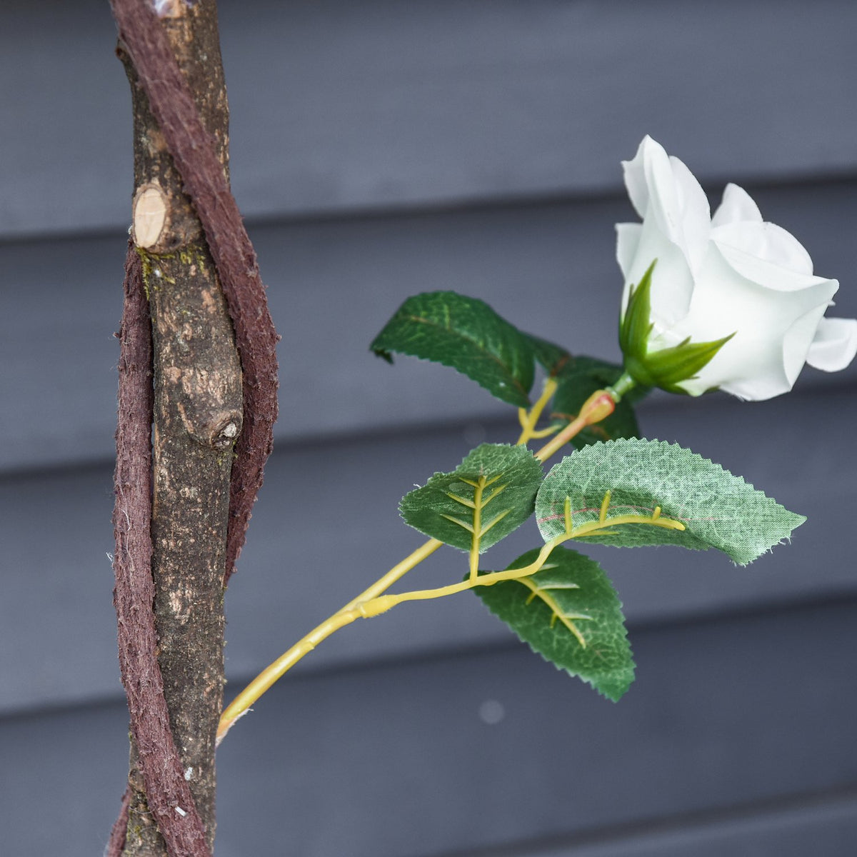 Stort 90 cm konstgjordt rosenträd i kruka för heminredning