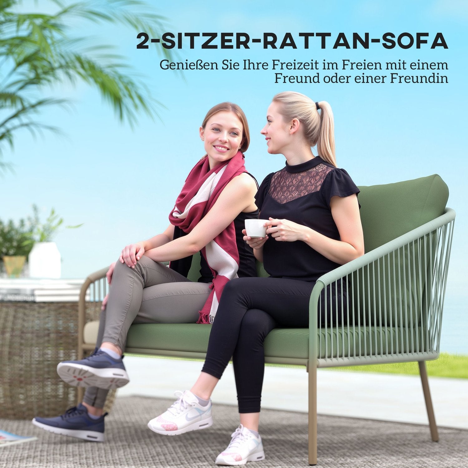 Utomhus 2-sits grön rottingsoffa med kuddar