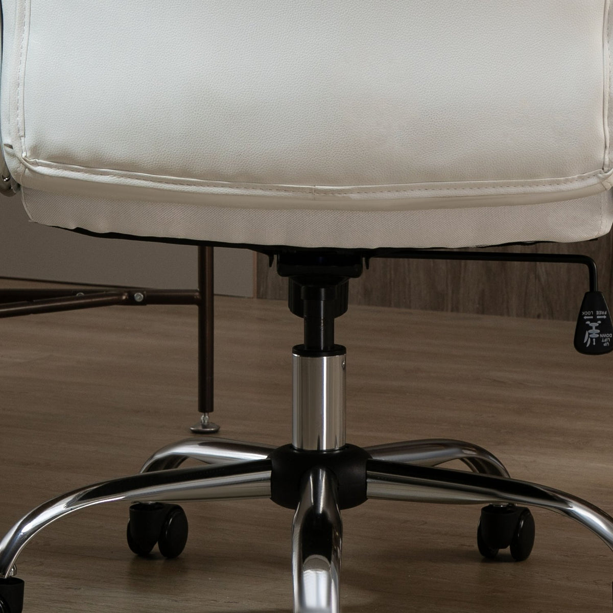 Weisser ergonomischer Bürostuhl – verstellbare Höhe, drehbar, Wippe