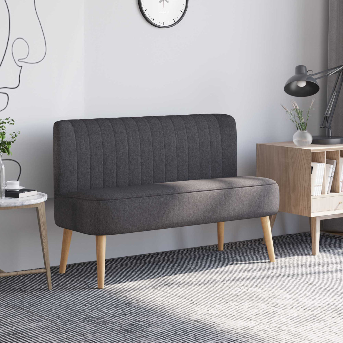 2-sitssoffa, mjuka kuddar, lättskött överdrag, mörkgrå