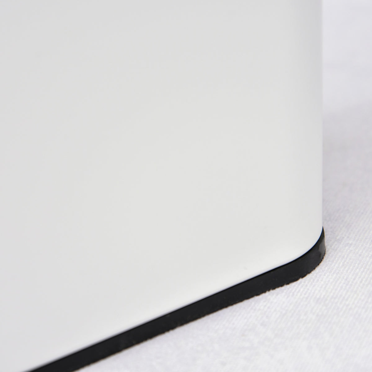 Pattumiera a pedale in metallo bianco 5L con secchio interno per ufficio