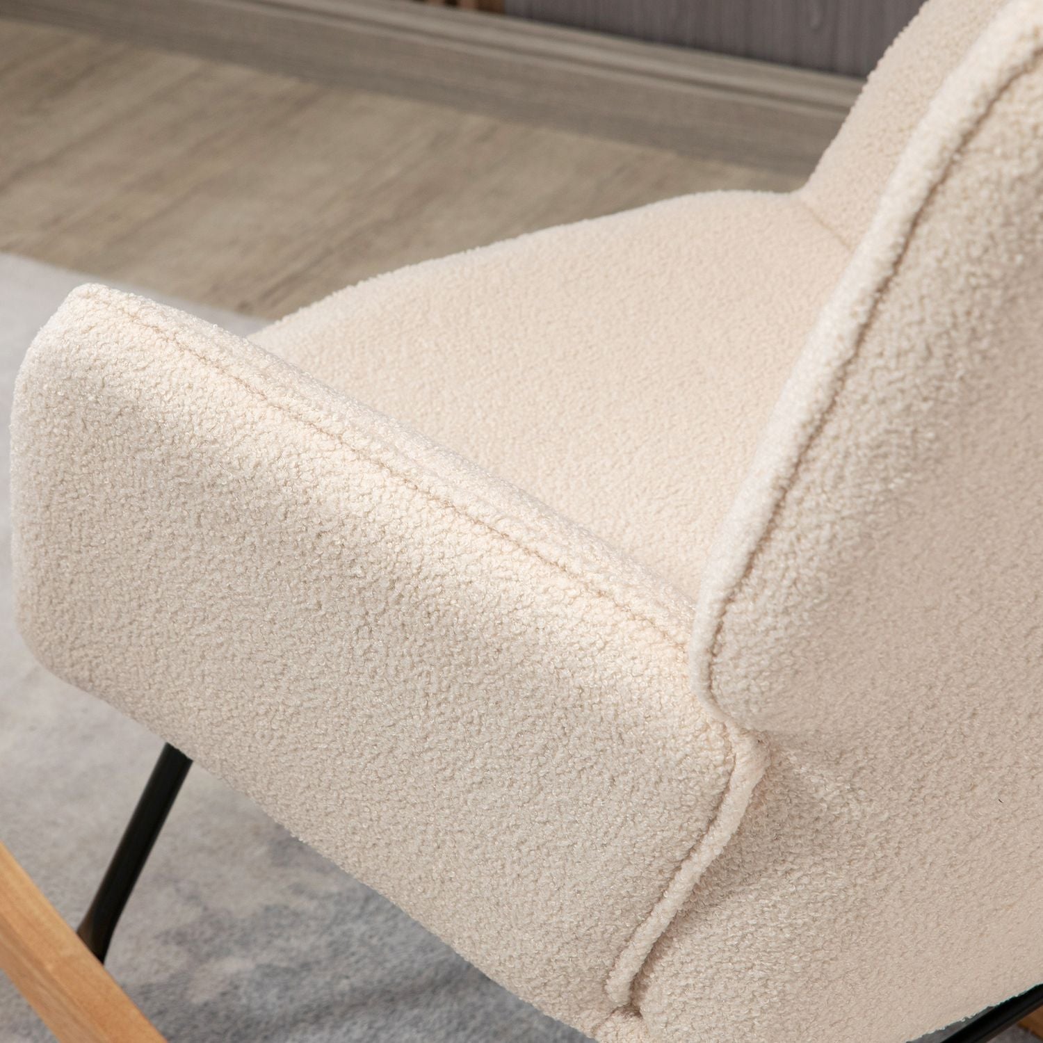 Beige berberfleece gungstol – 120 kg kapacitet, sovrum