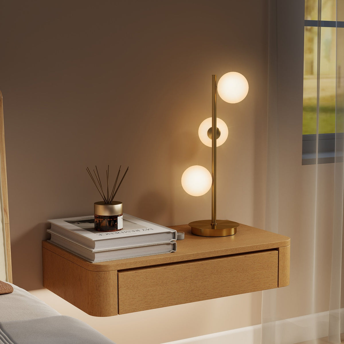 Bordlampa med 3 glober, mässingsfinish, G9-sockel, 53 cm