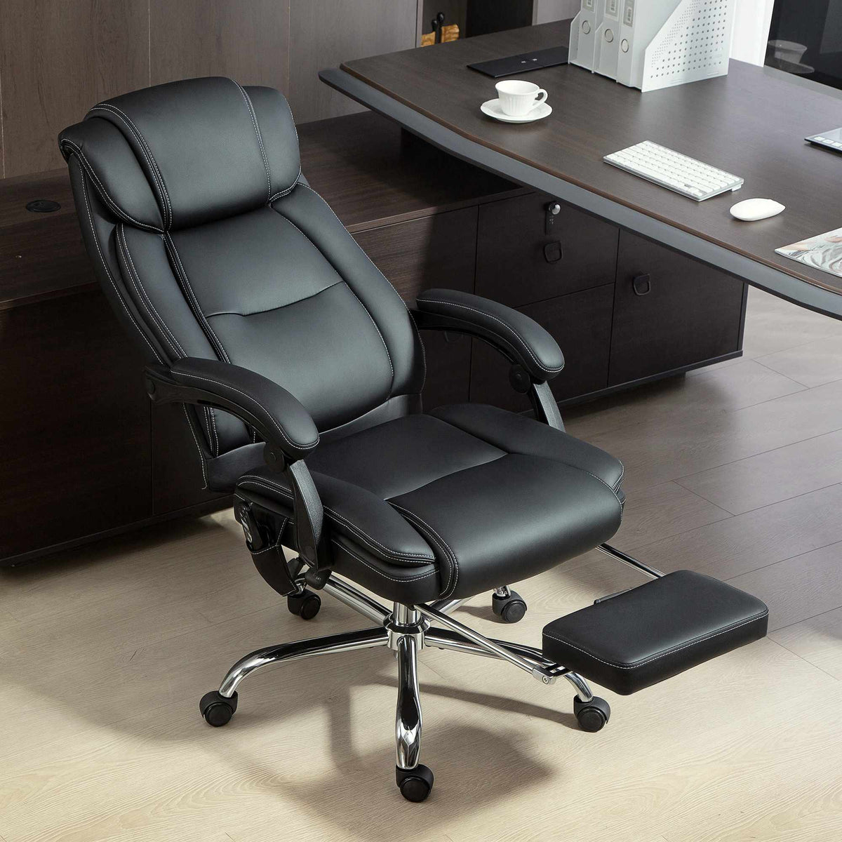 Ergonomisk kontorsstol med massage, fotstöd, svart läder