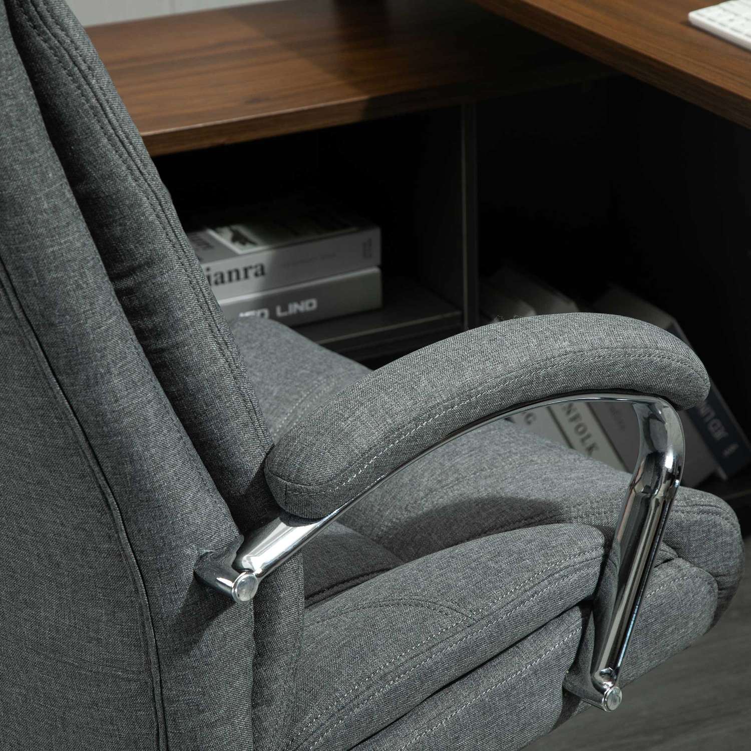 Ergonomisk kontorsstol, vadderat armstöd, grå