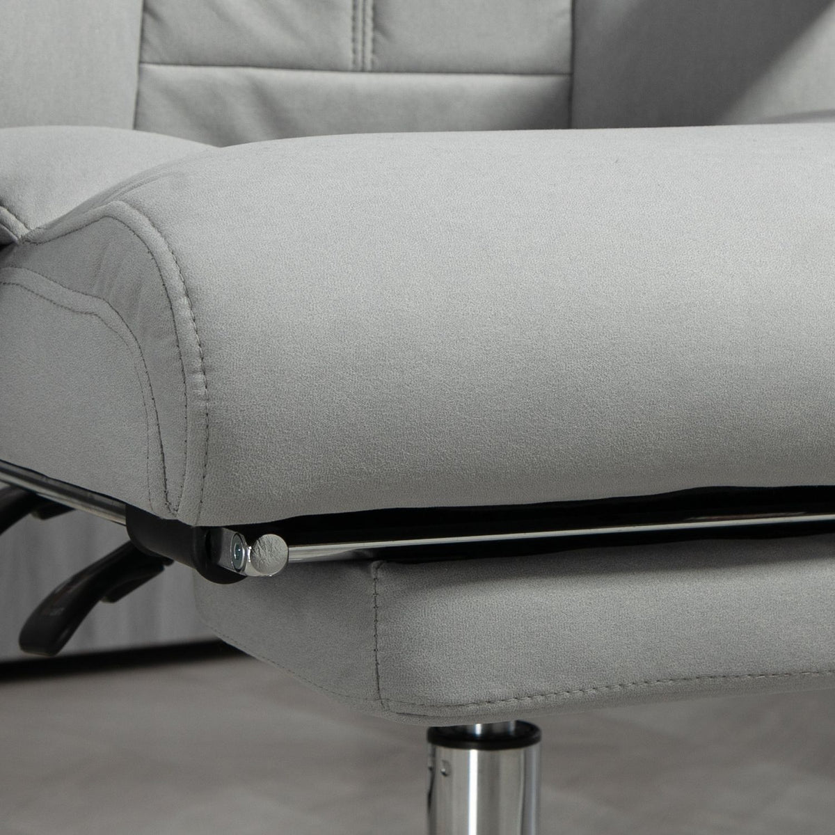 Chaise de bureau ergonomique allongée avec repose-pieds, gris clair