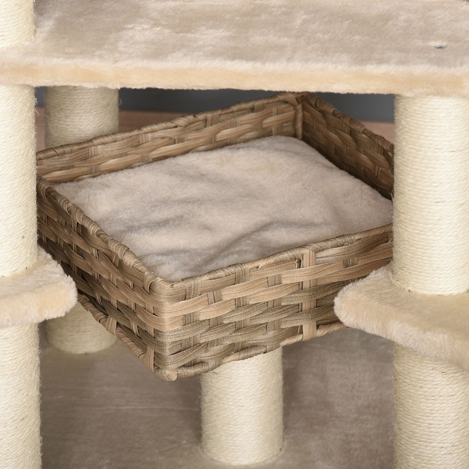 Flerskikts rottingkatt-klätterträd med grotta, beige/brun