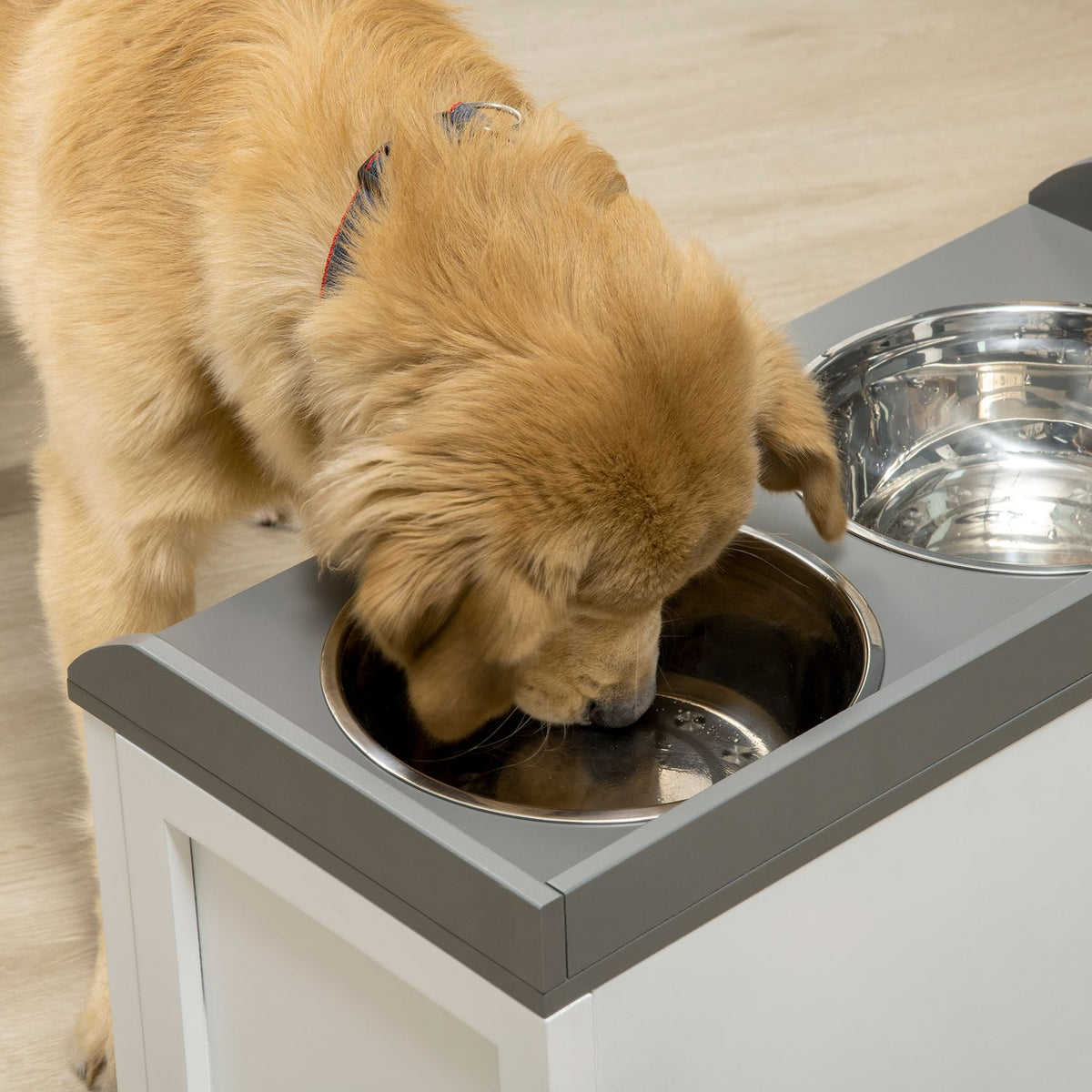 Stazione pappa rialzata per cani con ciotole 2x2L in acciaio inox