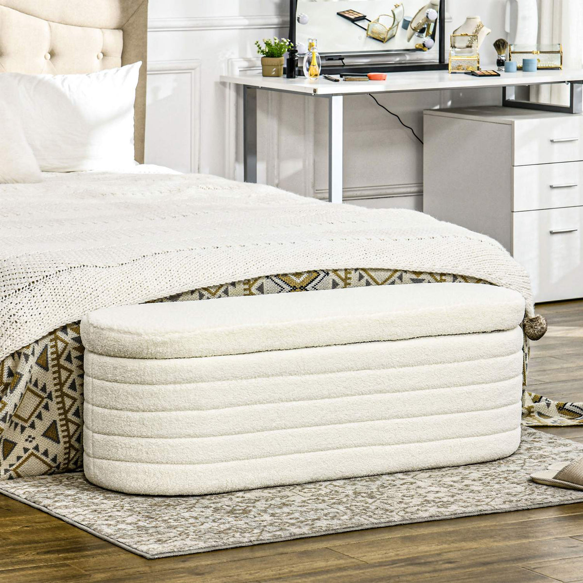 Banc de rangement pour chambre – crème, polaire, pieds en bois robustes