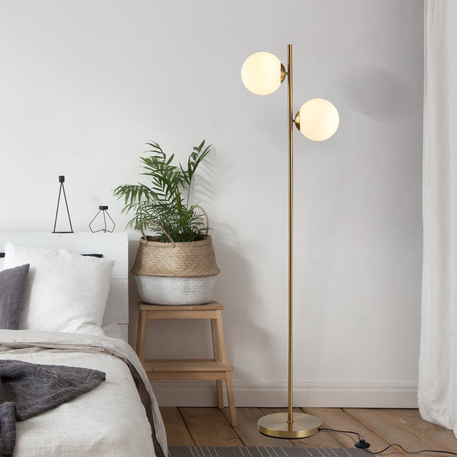 Golvlampa med 2-delad glasskärm – stål & glas, gyllene