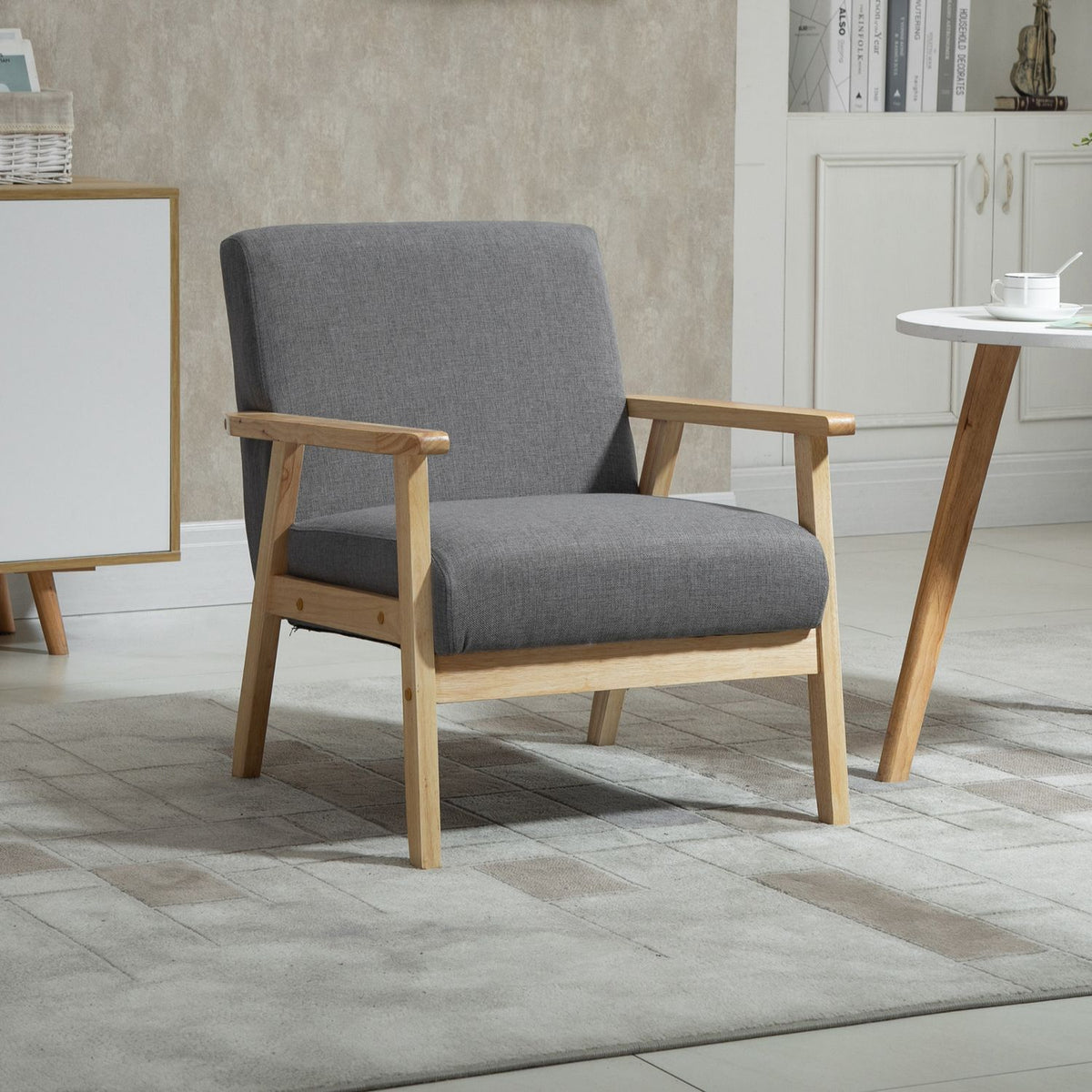Grauer gepolsterter Ohrensessel – Massivholz, Leinenfinish
