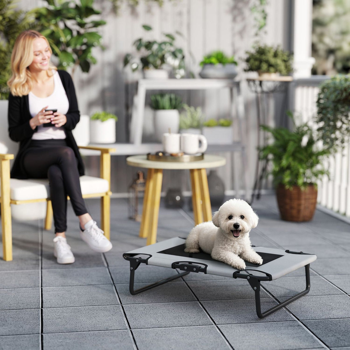 Panier pour chien pliant surélevé en mesh – extérieur & respirant 75x51x18 cm