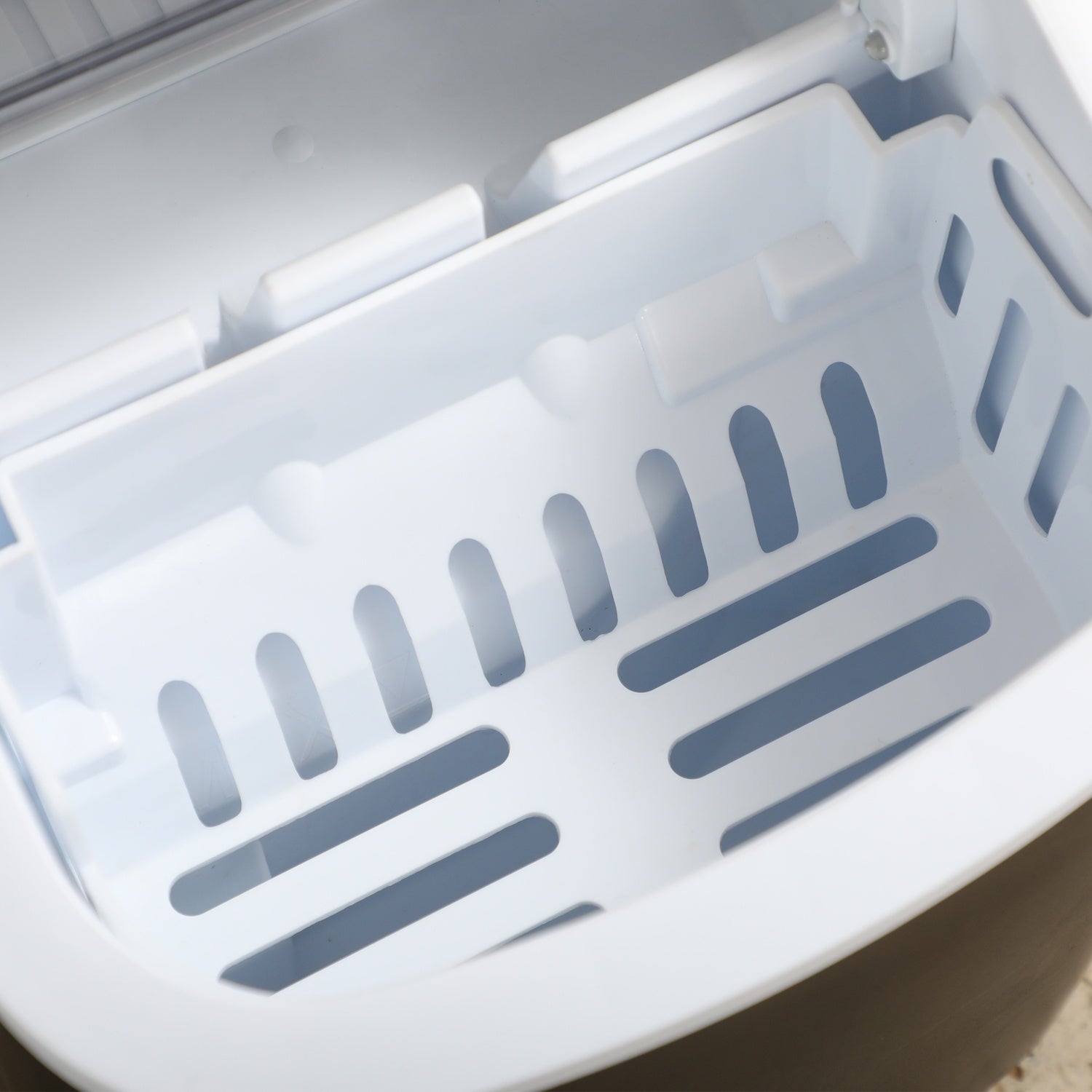 Ice Cube Maker, 9 kuber på 6-12 min, 12 kg/dag, svart