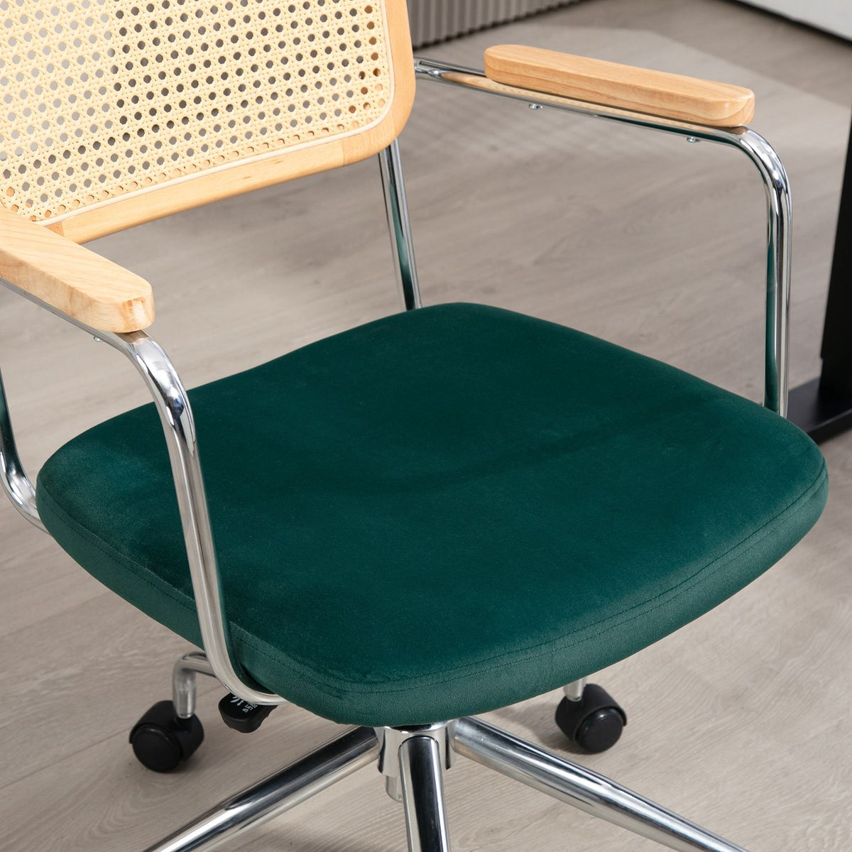 Verstellbarer Boho-Bürostuhl mit Armlehne, grün drehbar