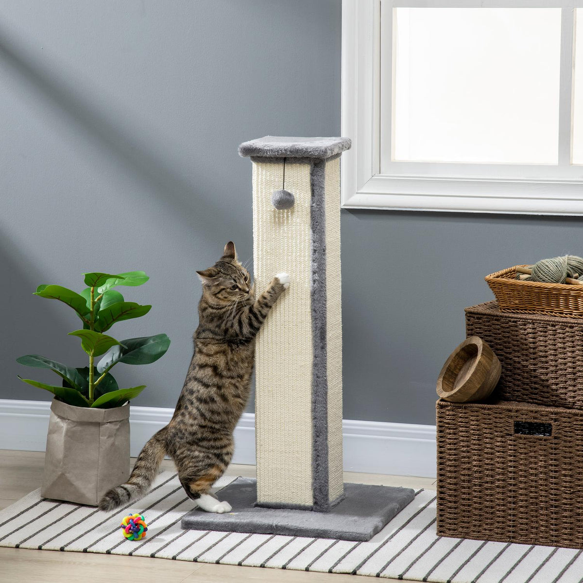 Kattskrapstolpe, 81 cm sisal, grå och kräm med lekboll