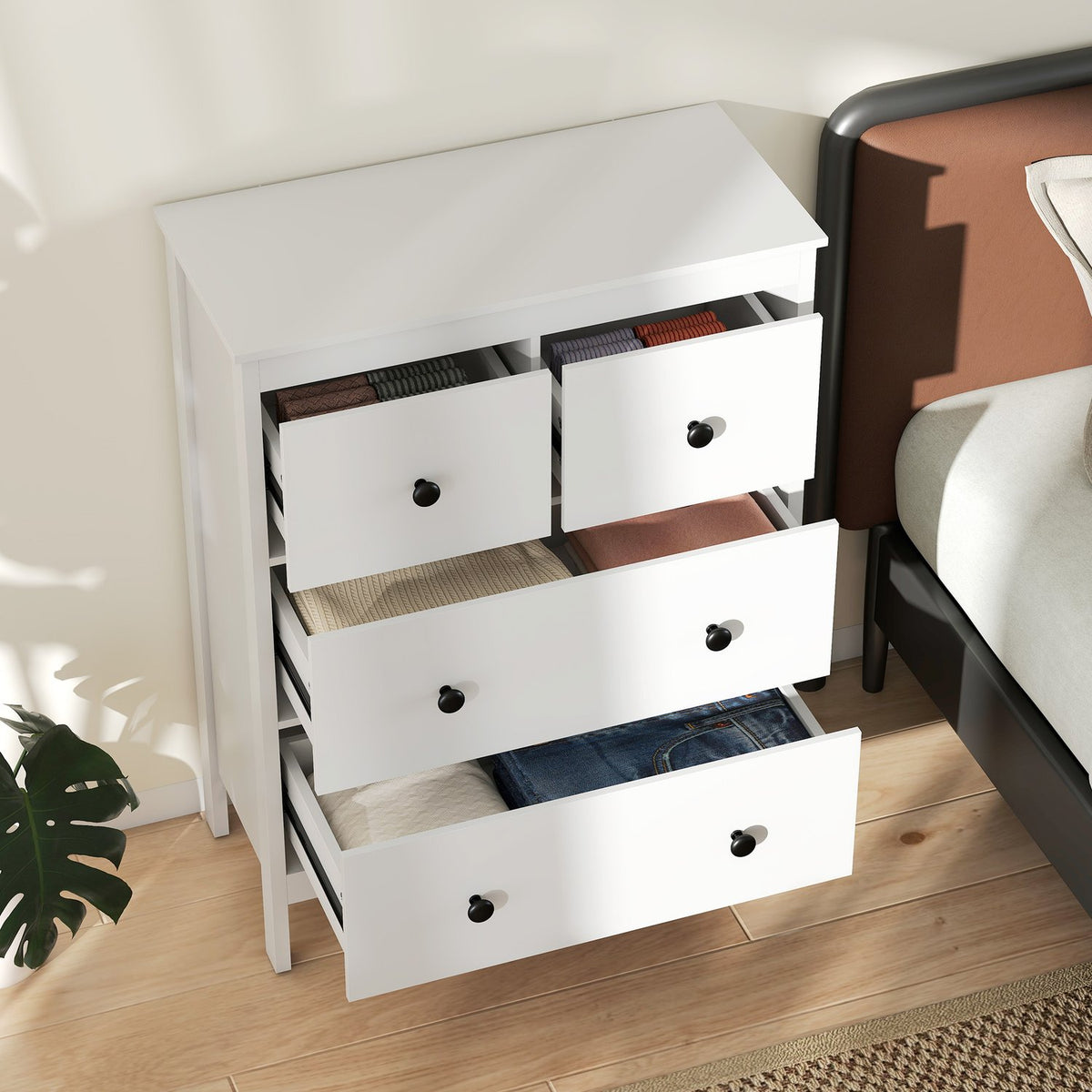 Kommod med 4 lådor för kläder och sängkläder, vit MDF