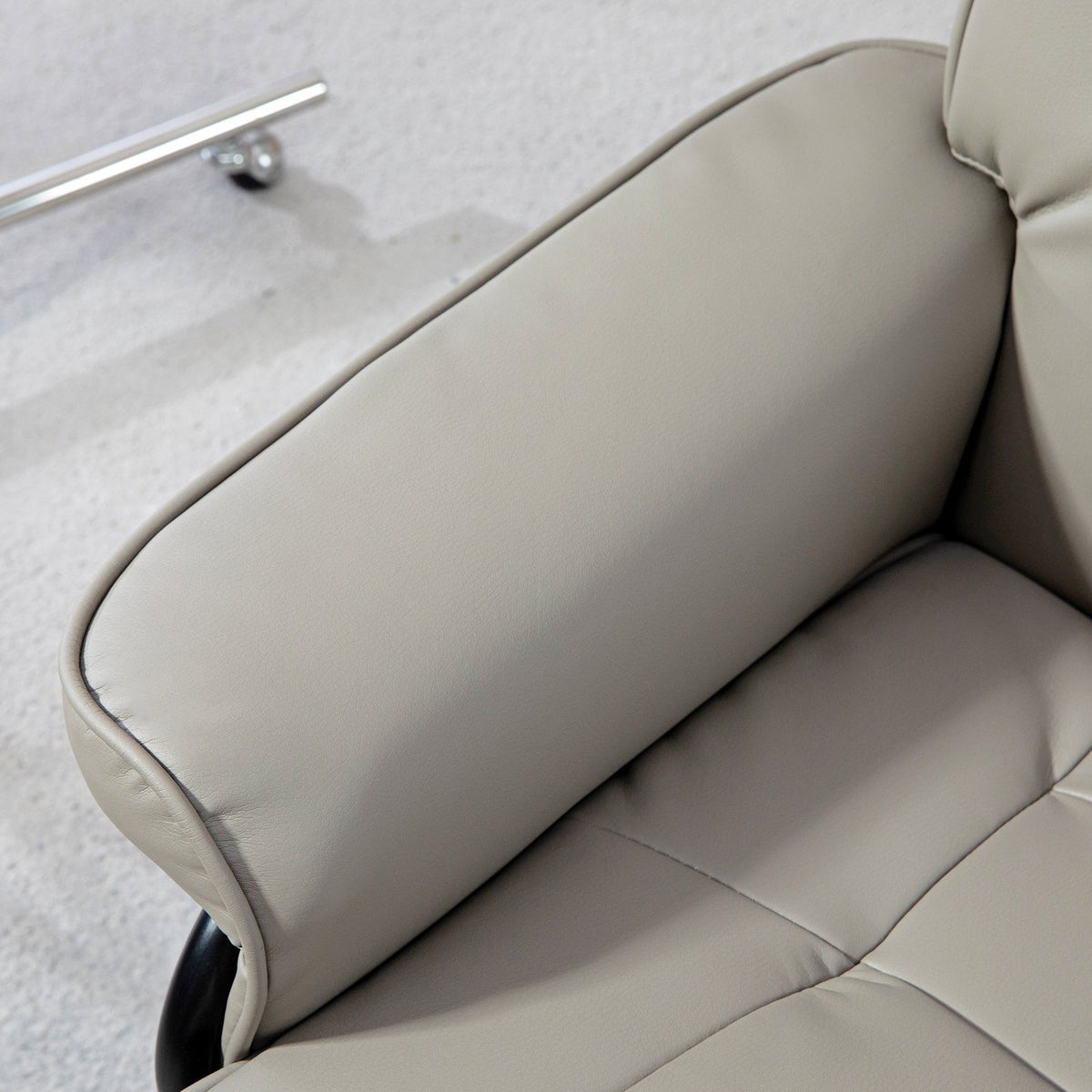 Fauteuil de relaxation allongé avec tabouret, similicuir, gris