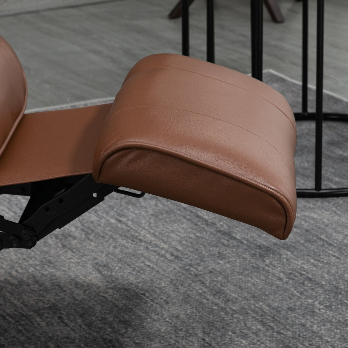 Chaise pivotante allongée, similicuir avec repose-pieds