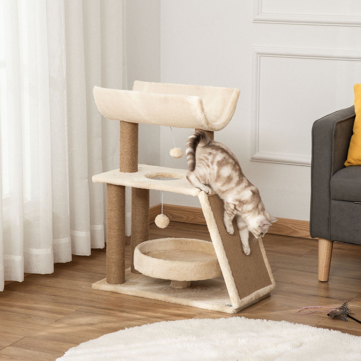 Liten kattskrapstolpe med säng och lekboll – 76 cm