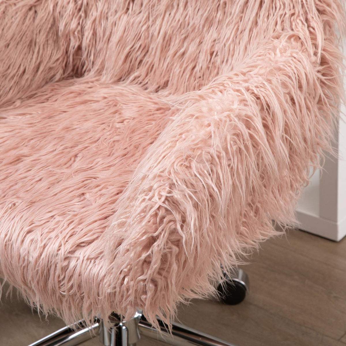 Rosa Chefsessel aus Kunstfell, drehbar, höhenverstellbar
