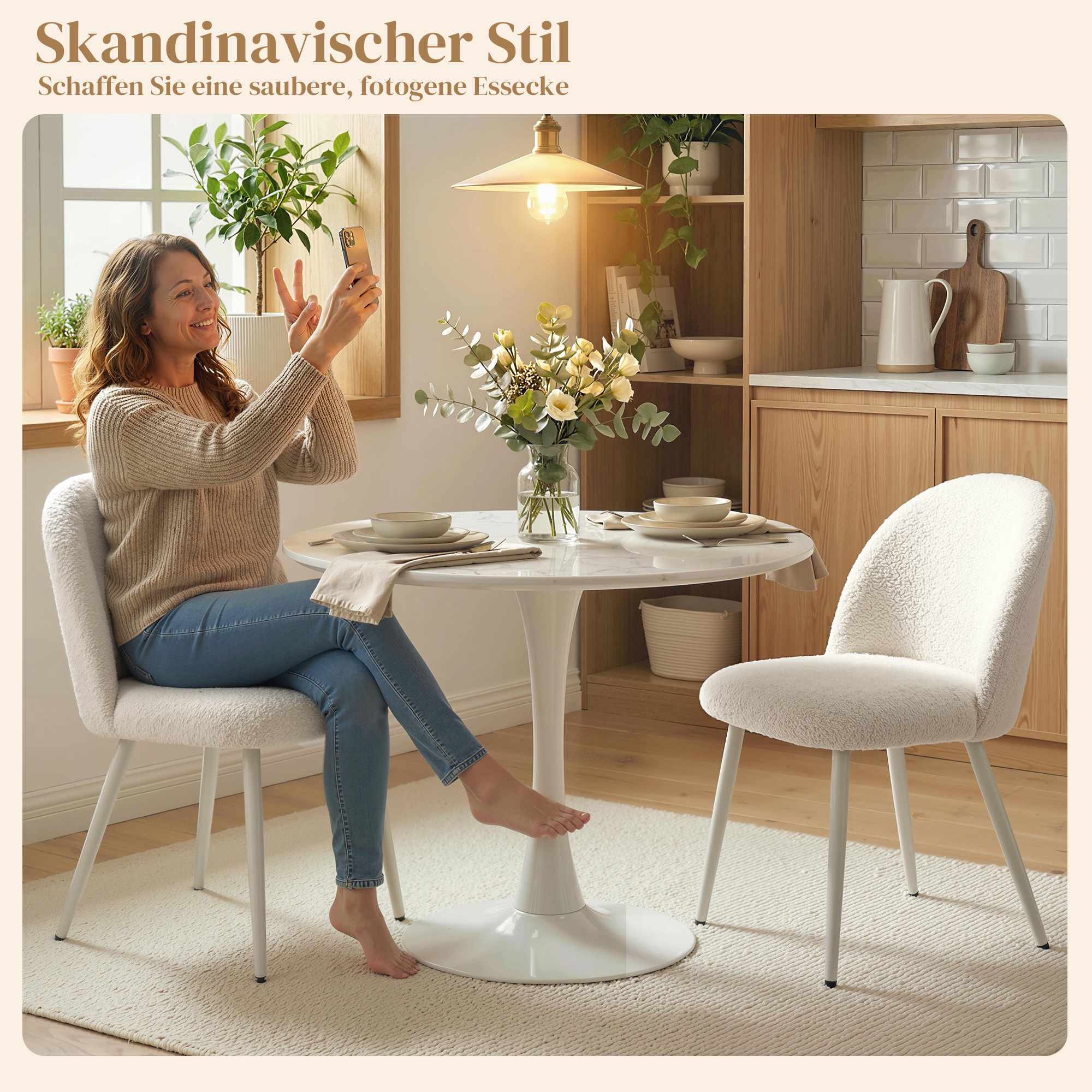 Set med 2 krämfärgade matstolar, chenilleklädsel, 120 kg kapacitet