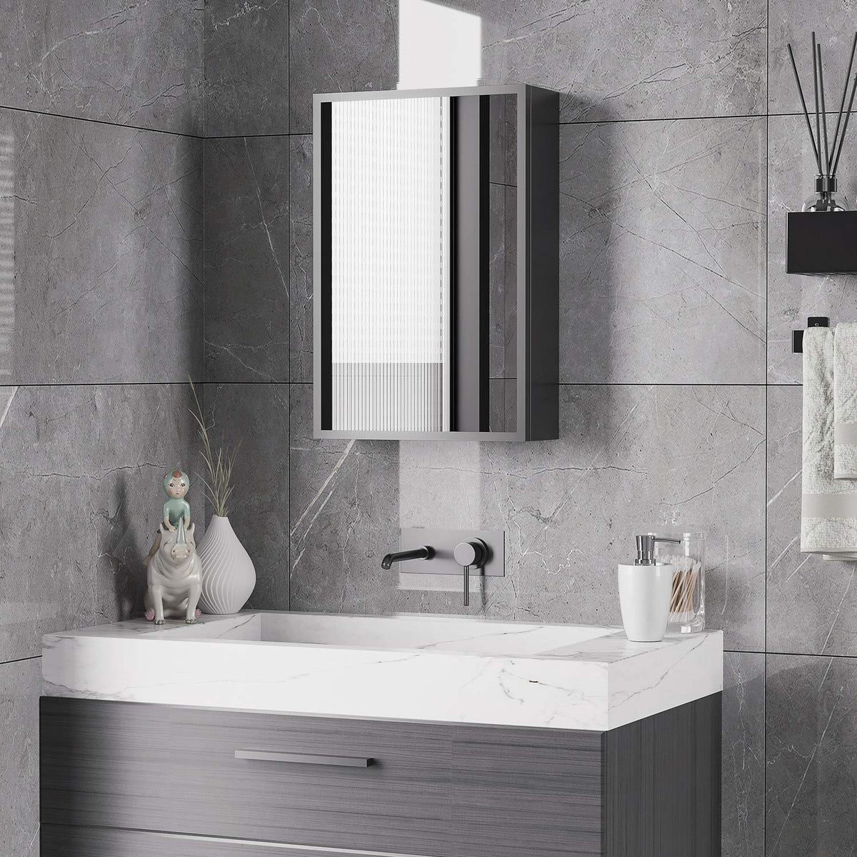 Pensile nero con specchio e 3 ripiani per bagno
