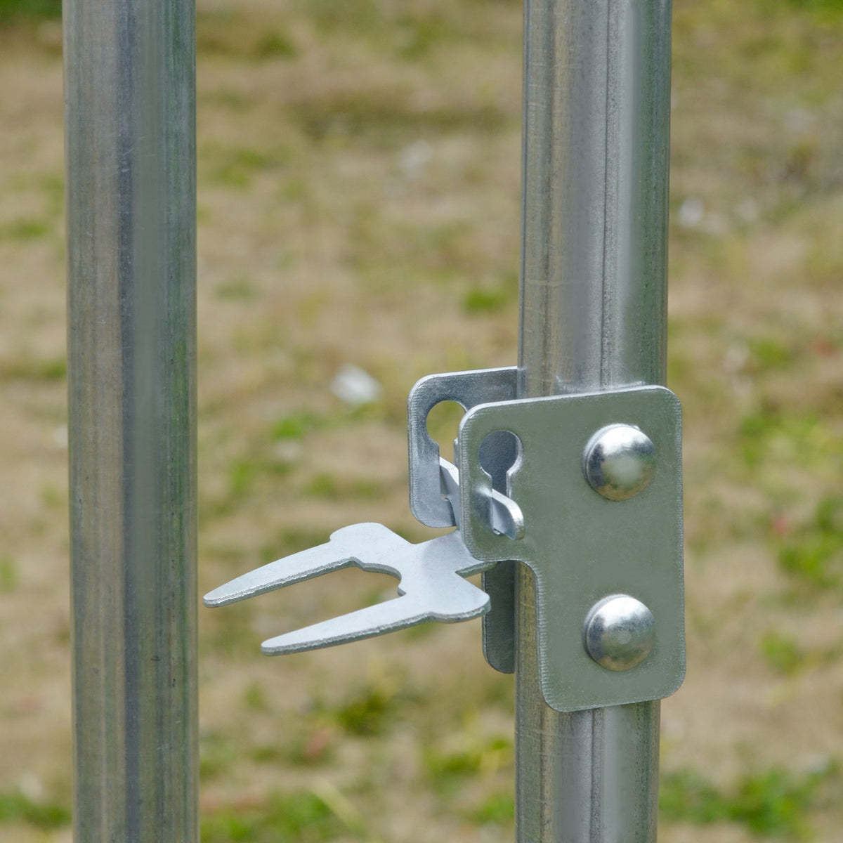 Poulailler extérieur en acier avec protection UV, porte – pour 6-12 poules